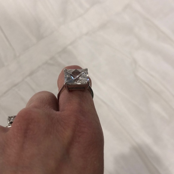 Gold dipped cubic zirconia ring - Picture 4 of 4